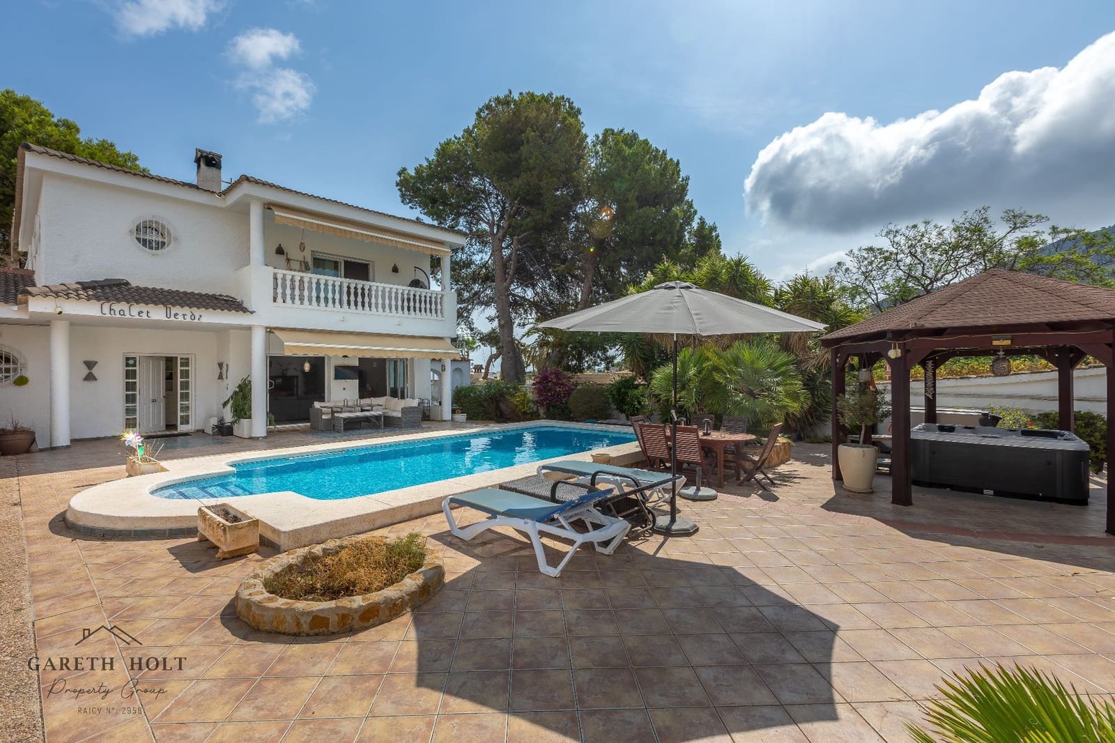 4 bedroom Villa for sale in Albir with pool garage - € 770,000 (Ref: 9118552)