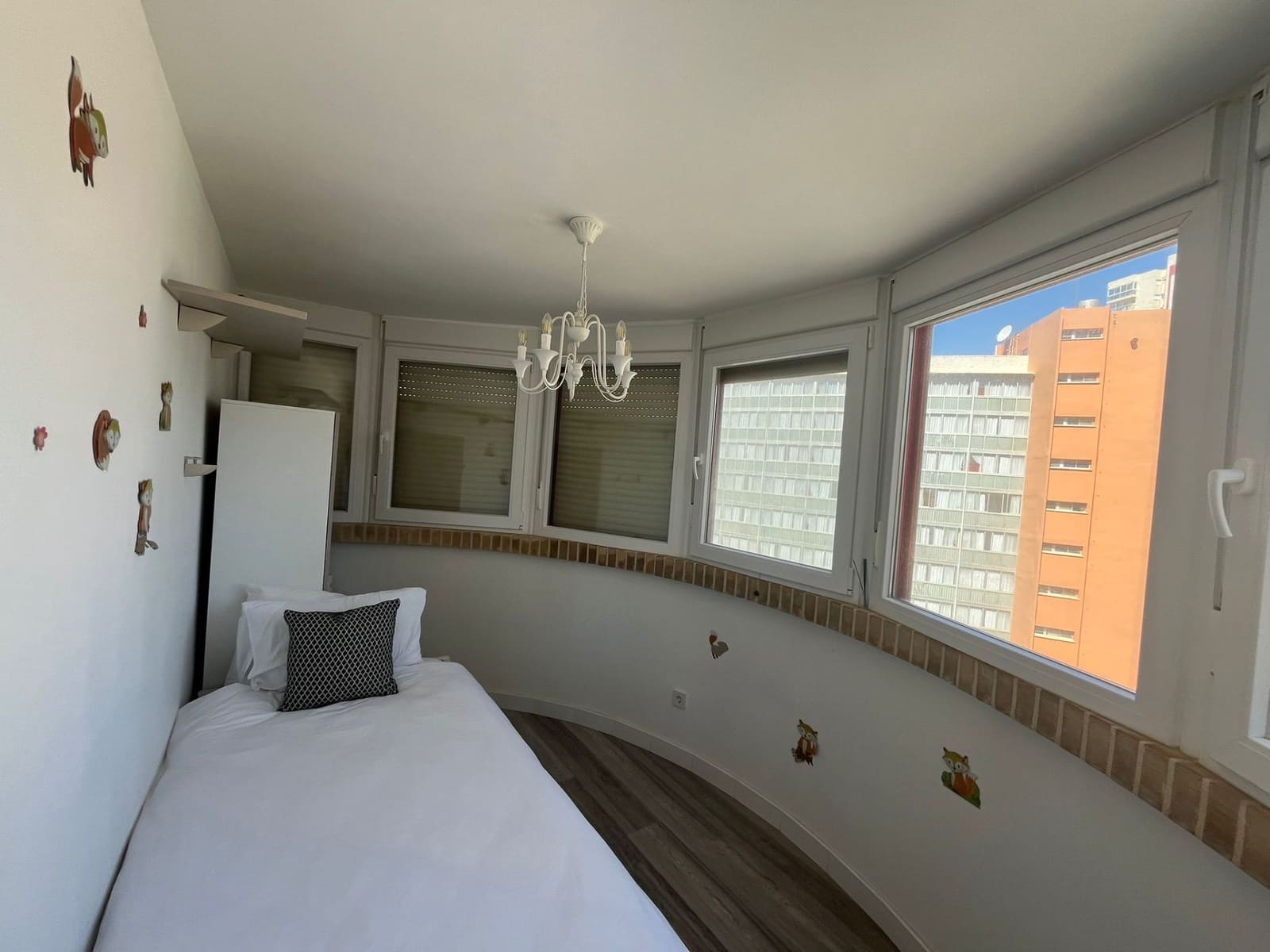 2 bedroom Apartment for rent in Benidorm with pool - € 1,100 (Ref: 9200290)