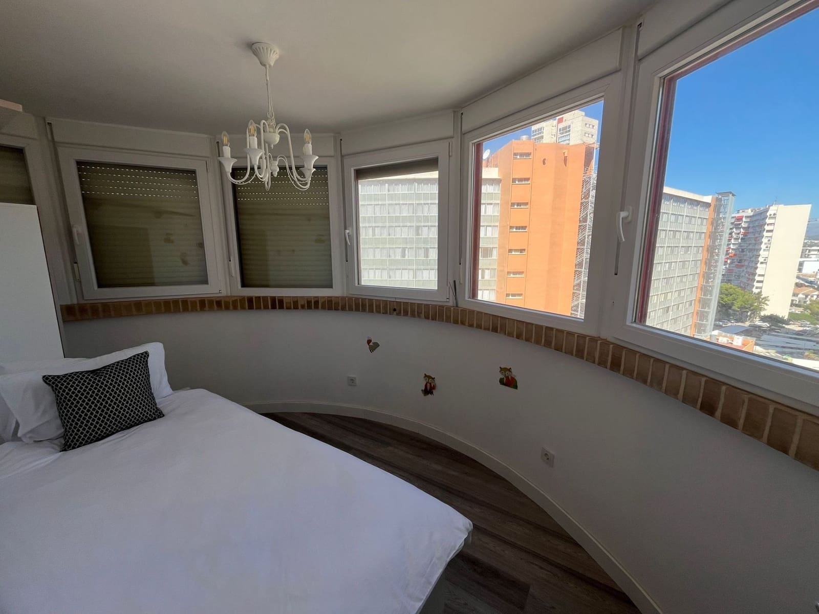 2 bedroom Apartment for rent in Benidorm with pool - € 1,100 (Ref: 9200290)