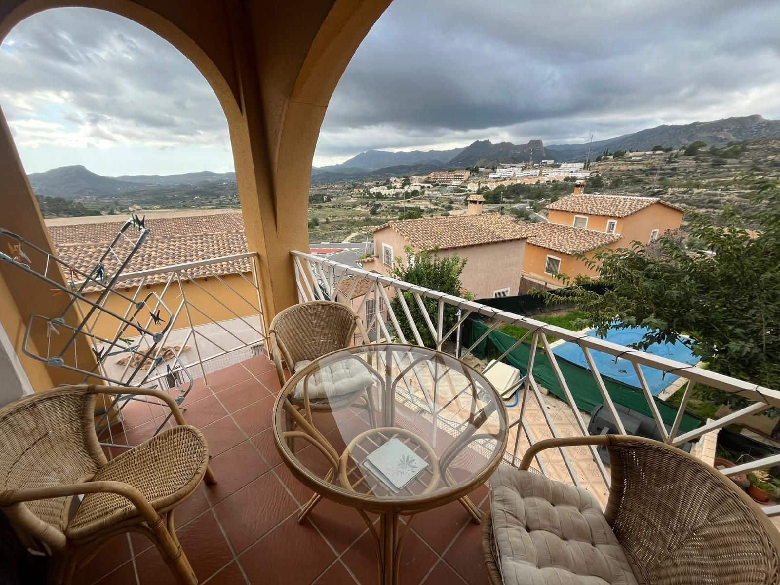 4 slaapkamer Villa te koop in Relleu met zwembad garage - € 219.000 (Ref: 9232378)