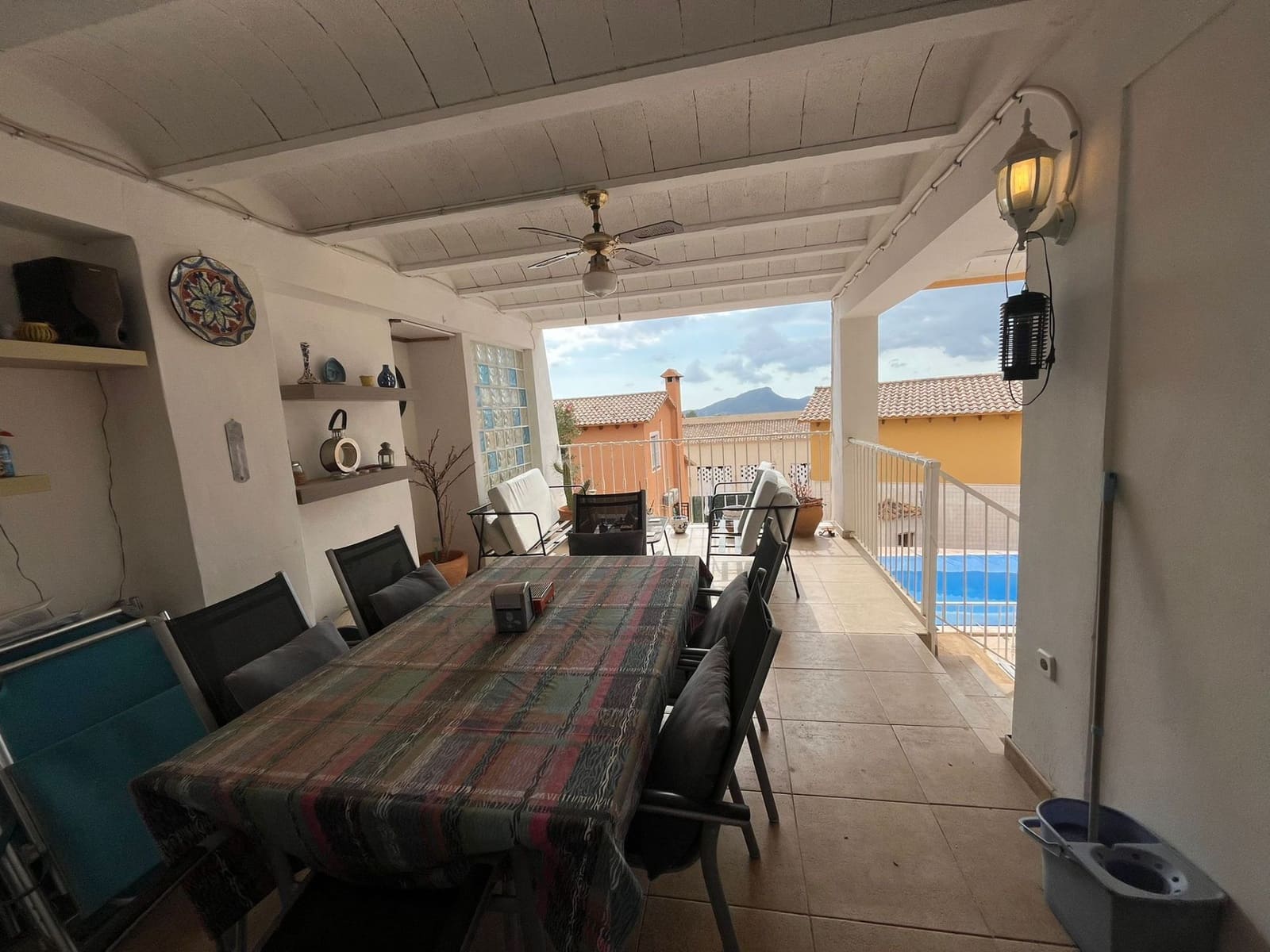 4 slaapkamer Villa te koop in Relleu met zwembad garage - € 219.000 (Ref: 9232378)