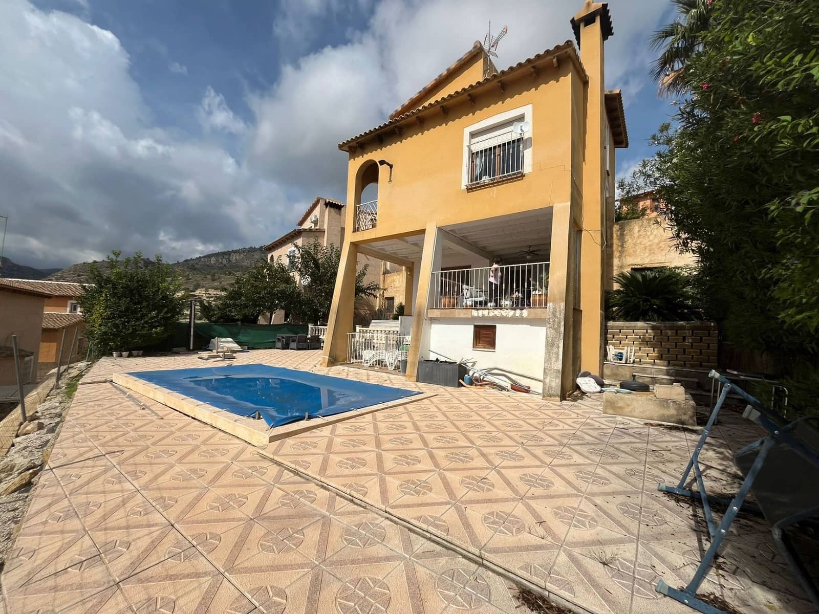 4 slaapkamer Villa te koop in Relleu met zwembad garage - € 219.000 (Ref: 9232378)