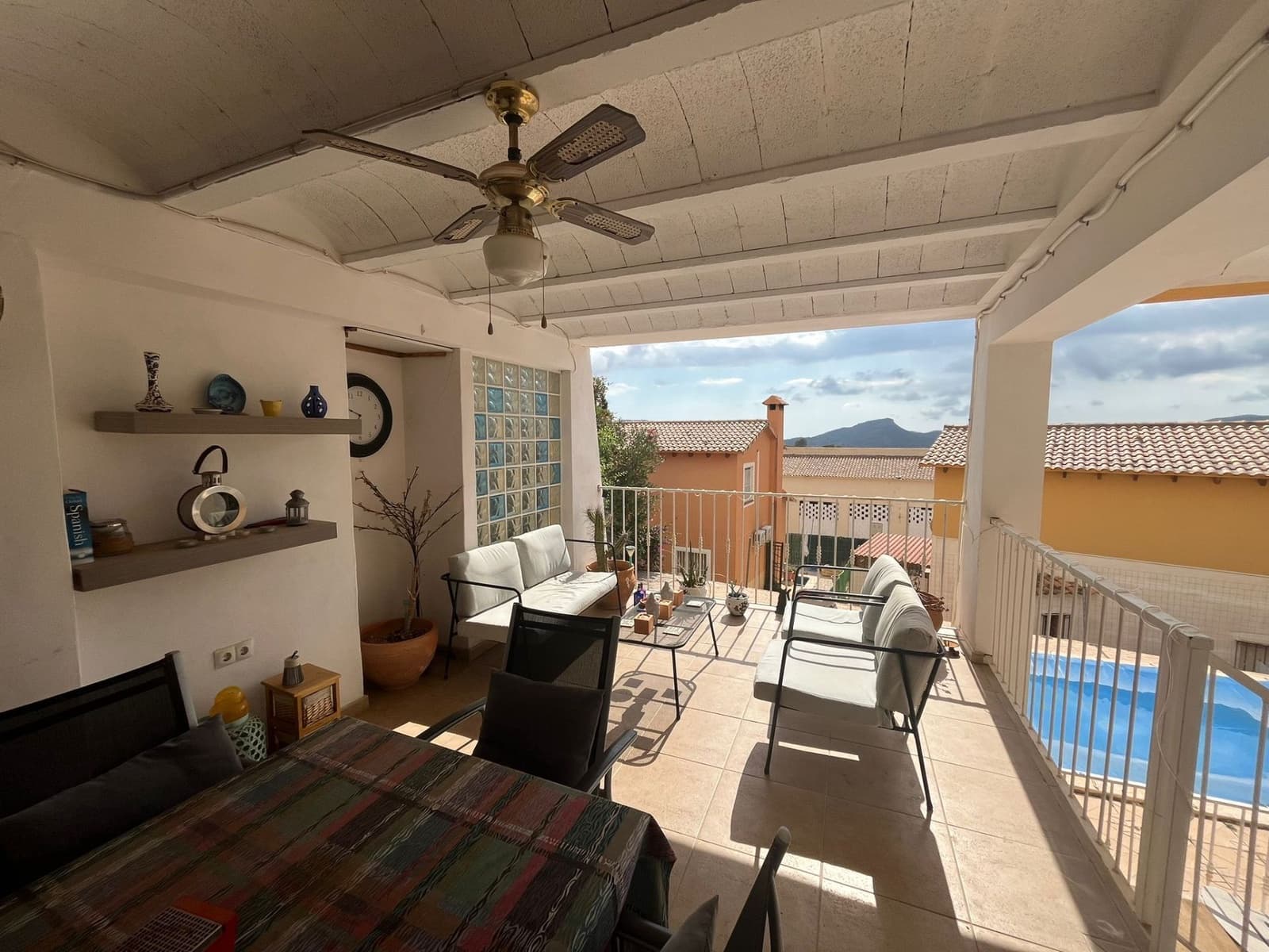 4 slaapkamer Villa te koop in Relleu met zwembad garage - € 219.000 (Ref: 9232378)