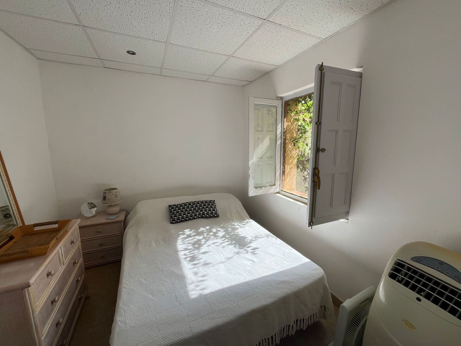 4 slaapkamer Villa te koop in Relleu met zwembad garage - € 219.000 (Ref: 9232378)