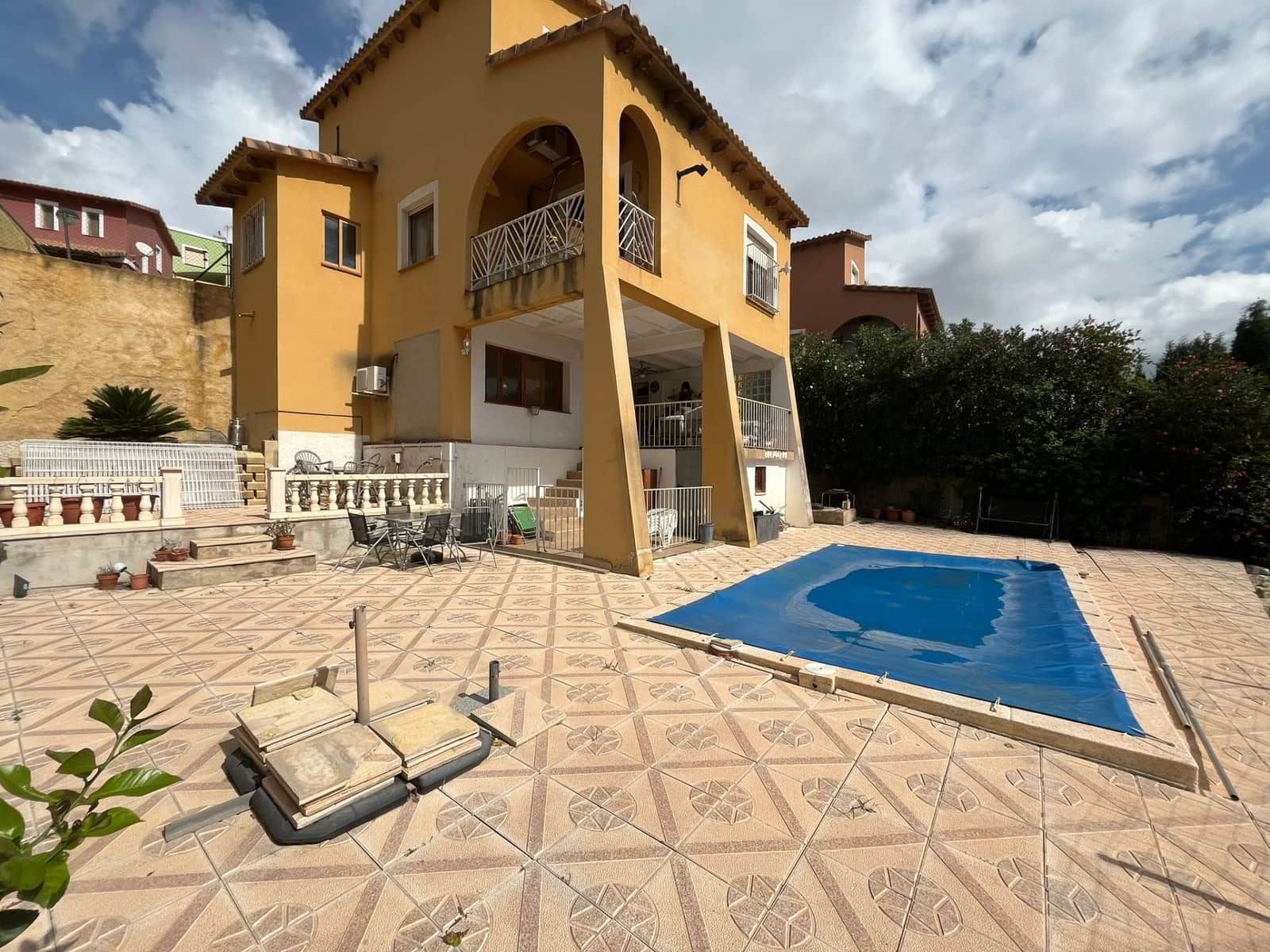 4 slaapkamer Villa te koop in Relleu met zwembad garage - € 219.000 (Ref: 9232378)