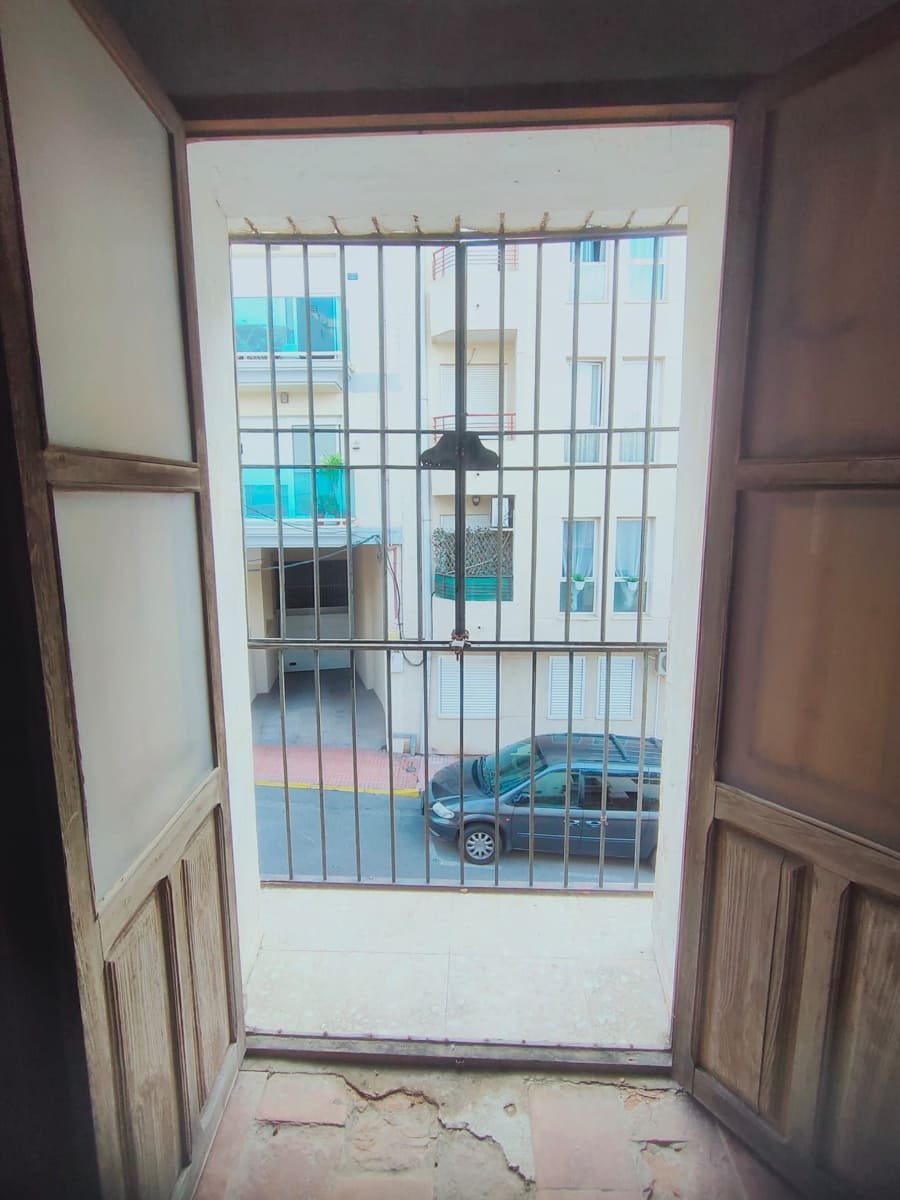 4 makuuhuone Omakotitalo myytävänä paikassa Alfaz del Pi / L'Alfas del Pi mukana 
autotalli - 225 000 € (Ref: 9299058)