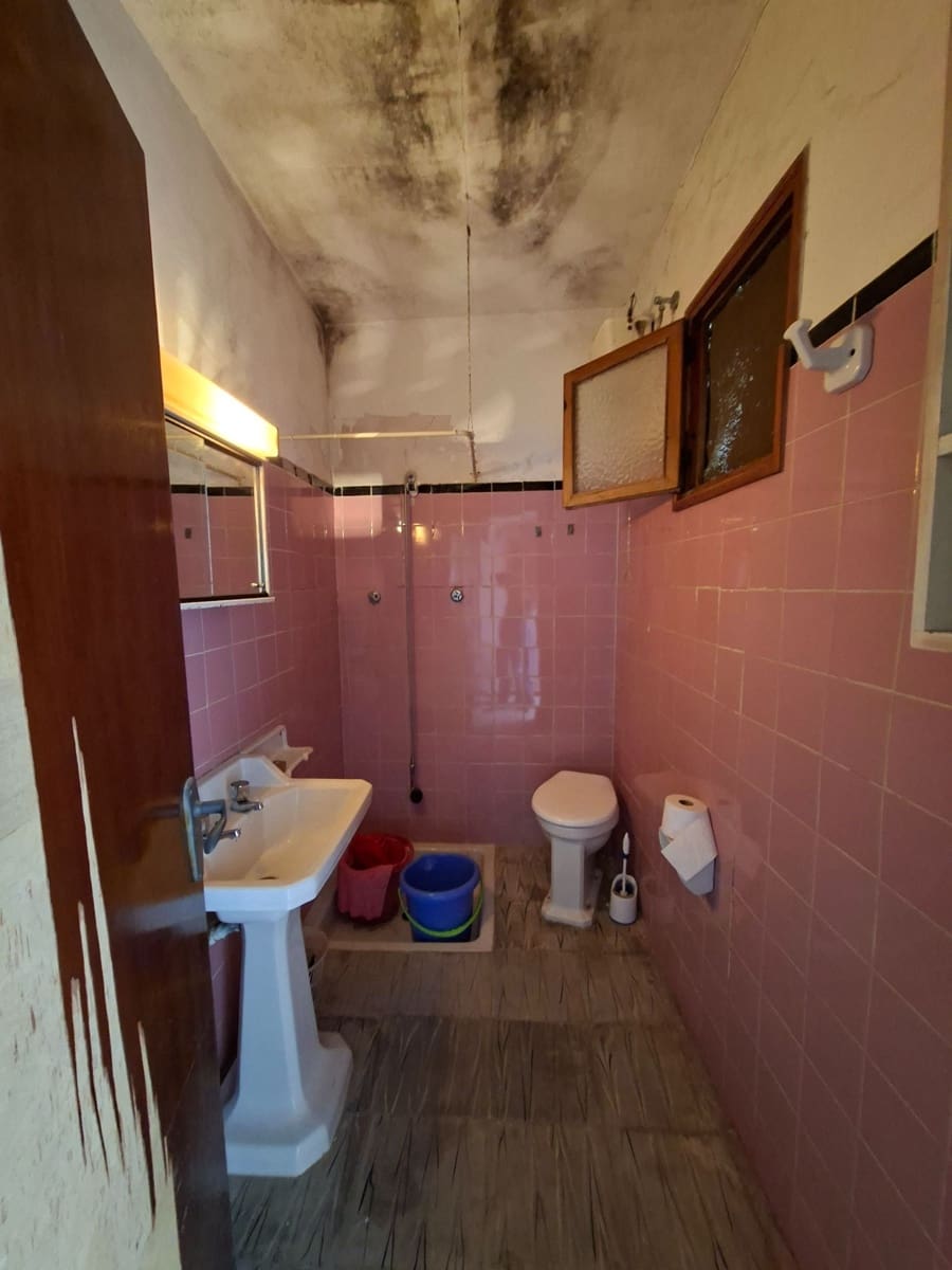 4 makuuhuone Omakotitalo myytävänä paikassa Alfaz del Pi / L'Alfas del Pi mukana 
autotalli - 225 000 € (Ref: 9299058)