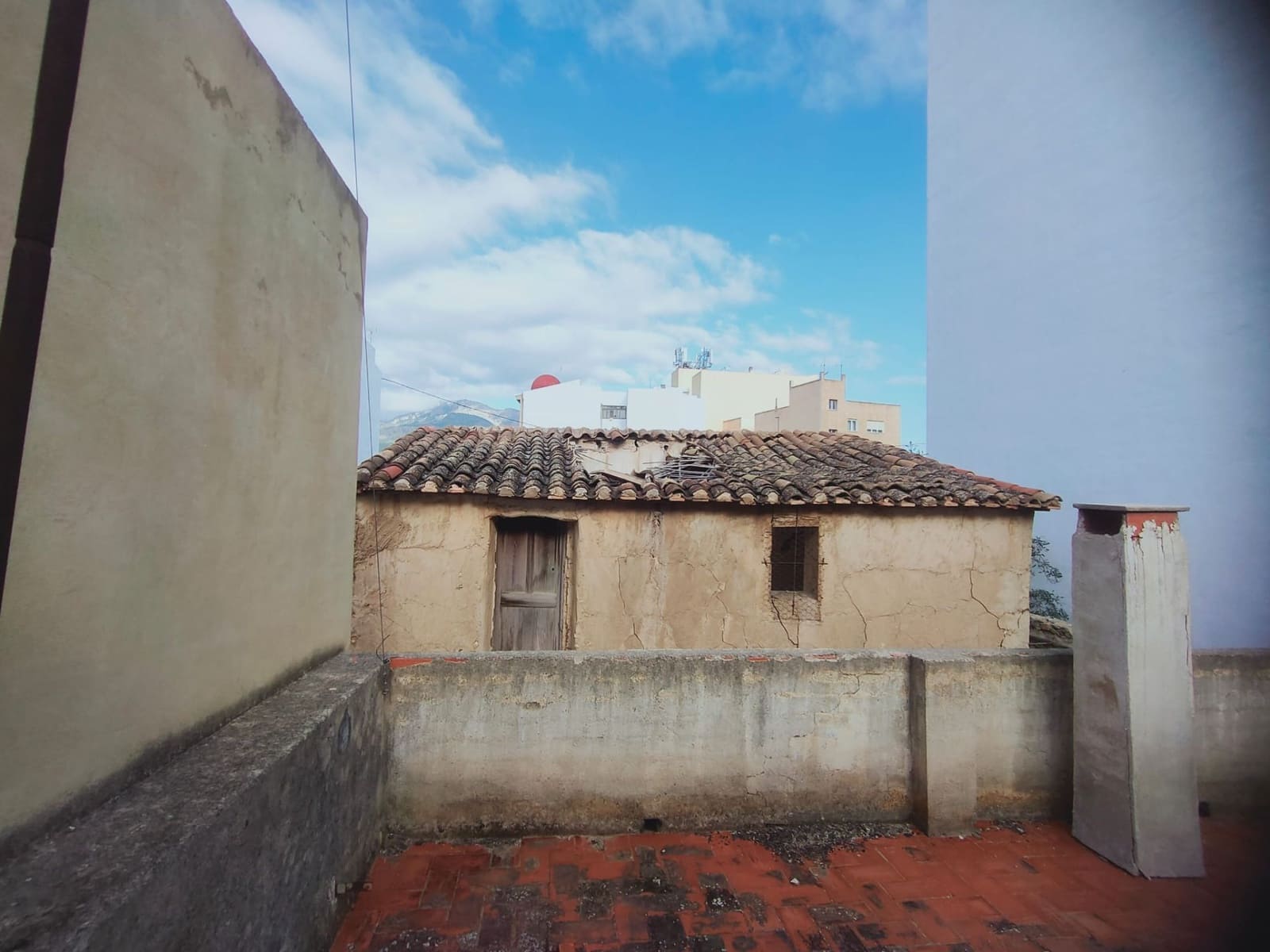 4 makuuhuone Omakotitalo myytävänä paikassa Alfaz del Pi / L'Alfas del Pi mukana 
autotalli - 225 000 € (Ref: 9299058)