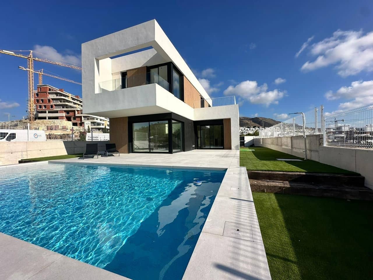 3 bedroom Villa for sale in Finestrat with pool garage - € 850,000 (Ref: 9312345)