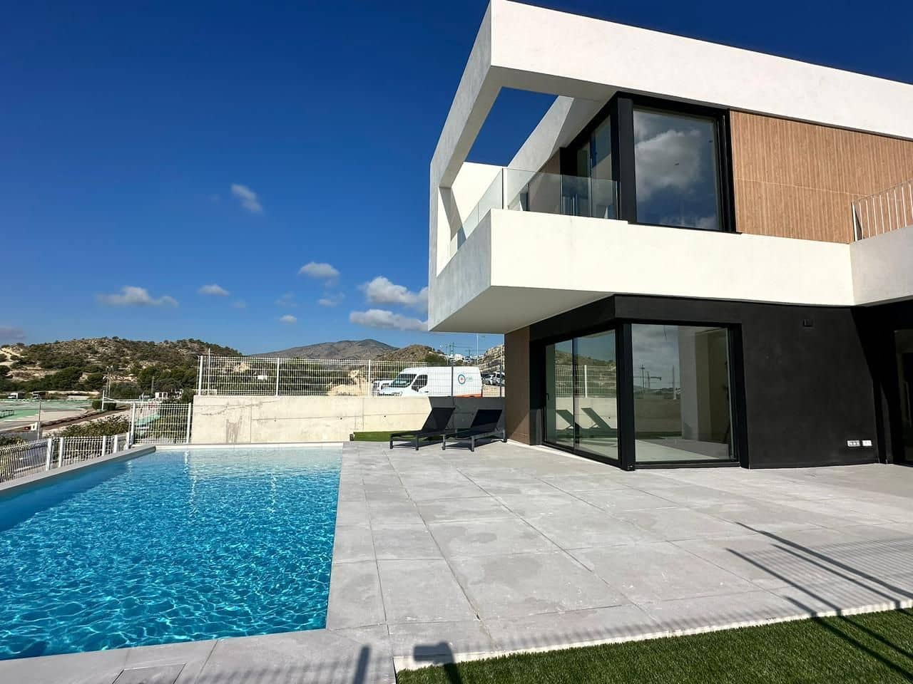 3 bedroom Villa for sale in Finestrat with pool garage - € 850,000 (Ref: 9312345)