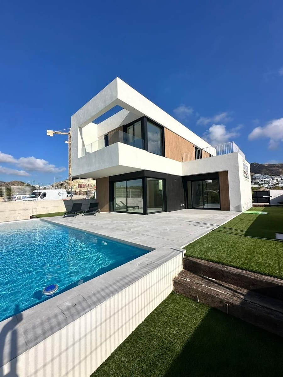 3 bedroom Villa for sale in Finestrat with pool garage - € 850,000 (Ref: 9312345)