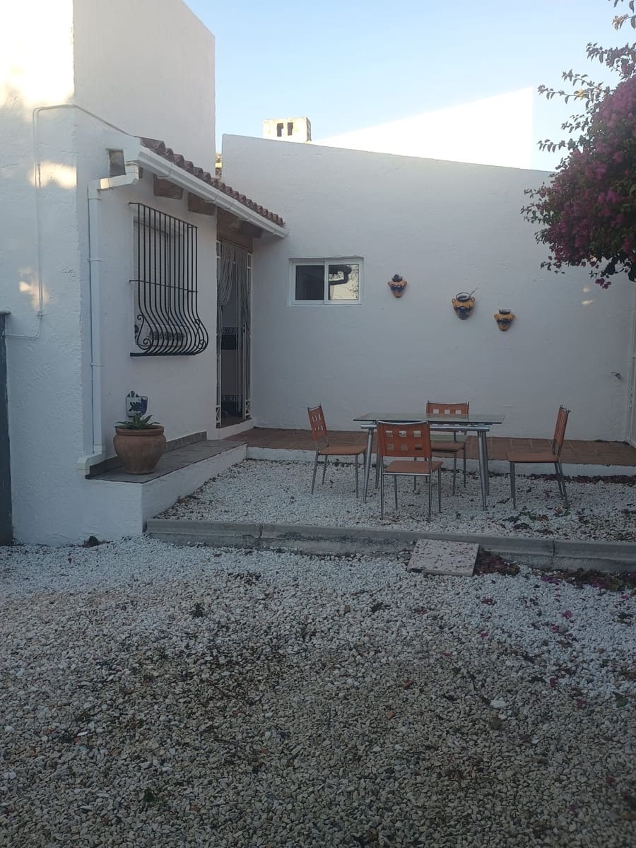3 bedroom Bungalow for sale in La Nucia with pool garage - € 245,000 (Ref: 9415518)