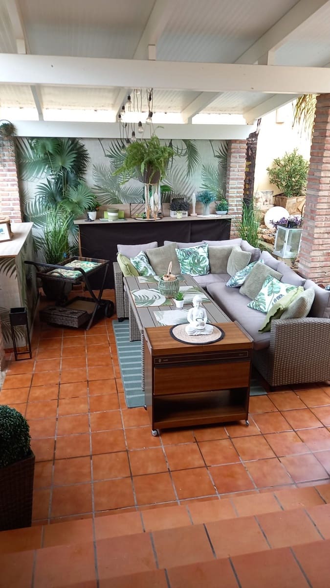 2 bedroom Villa for sale in La Nucia with pool garage - € 450,000 (Ref: 9523991)