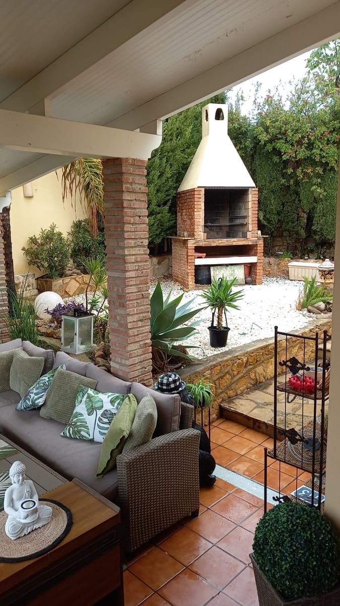 2 bedroom Villa for sale in La Nucia with pool garage - € 450,000 (Ref: 9523991)