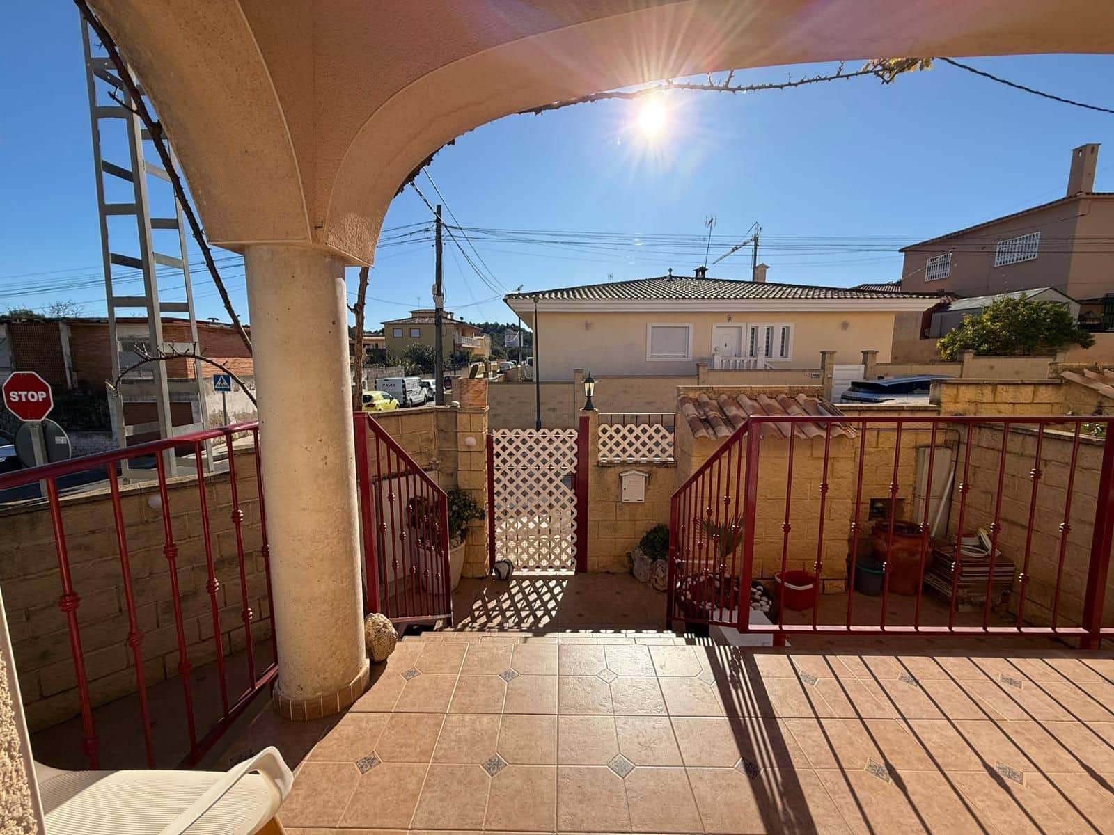 3 soveværelse Semi-Rækkehus til salg i Polop med garage - € 330.000 (Ref: 9543102)