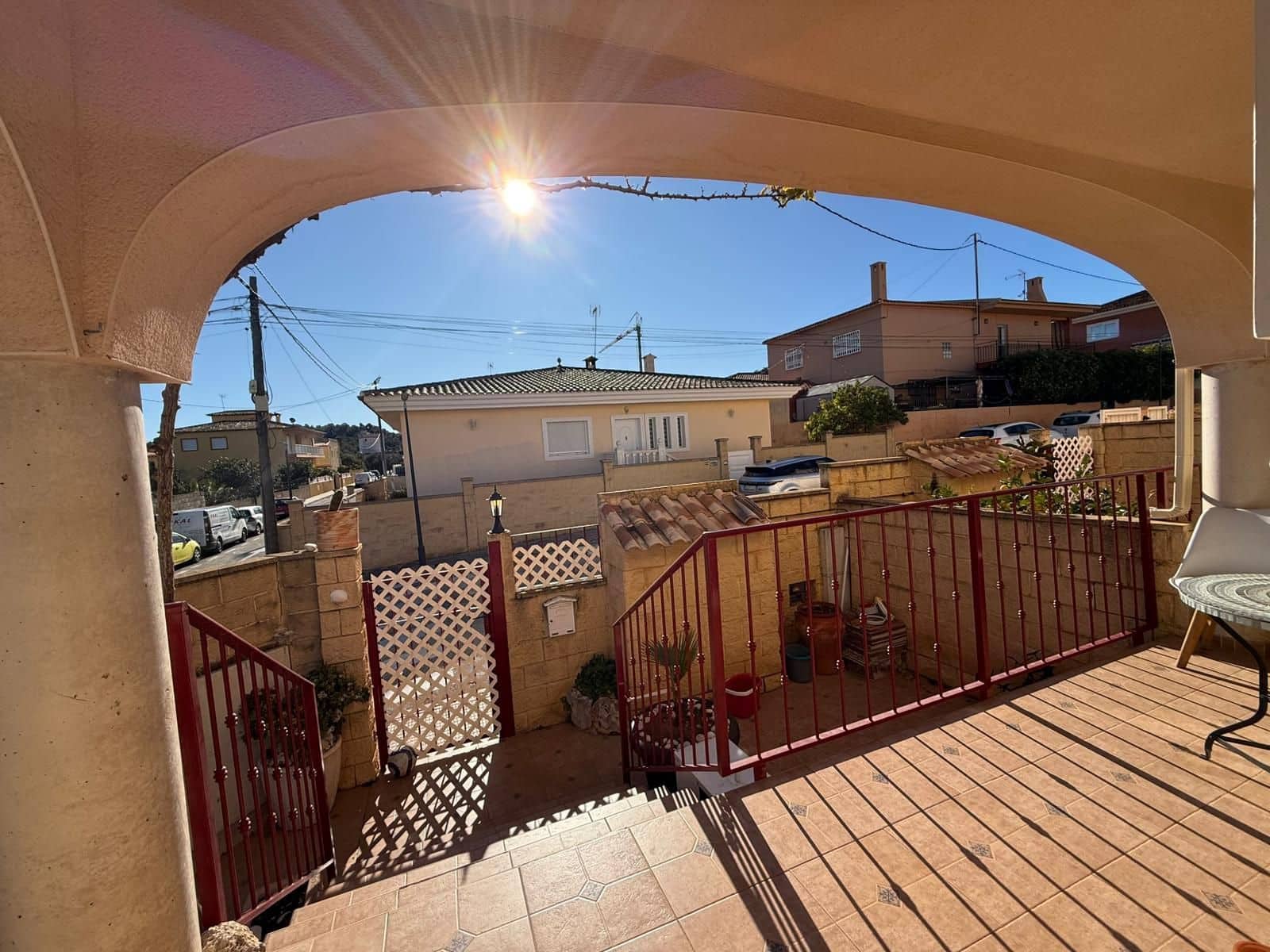 3 soveværelse Semi-Rækkehus til salg i Polop med garage - € 330.000 (Ref: 9543102)