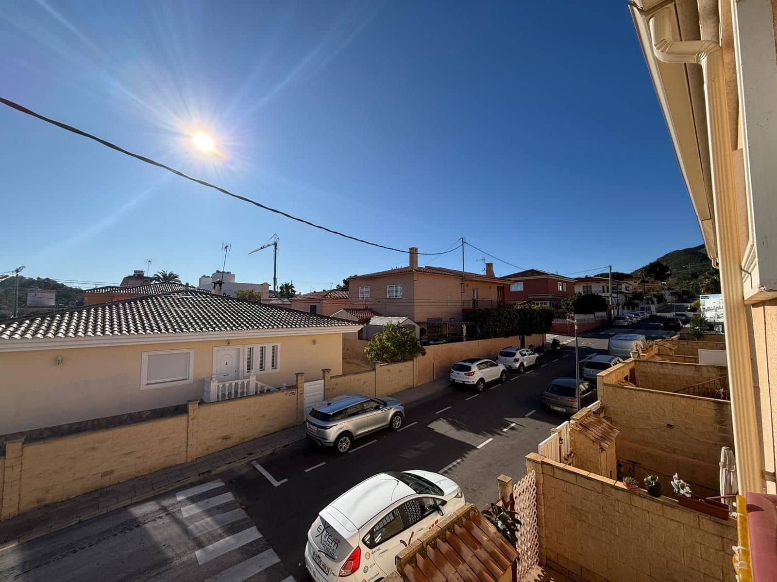 3 soveværelse Semi-Rækkehus til salg i Polop med garage - € 330.000 (Ref: 9543102)