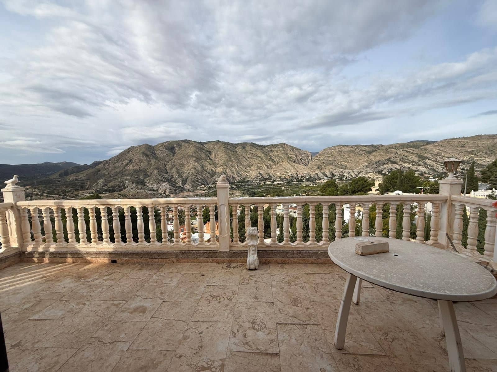 4 soveværelse Villa til salg i Orxeta med swimmingpool - € 299.000 (Ref: 9558459)