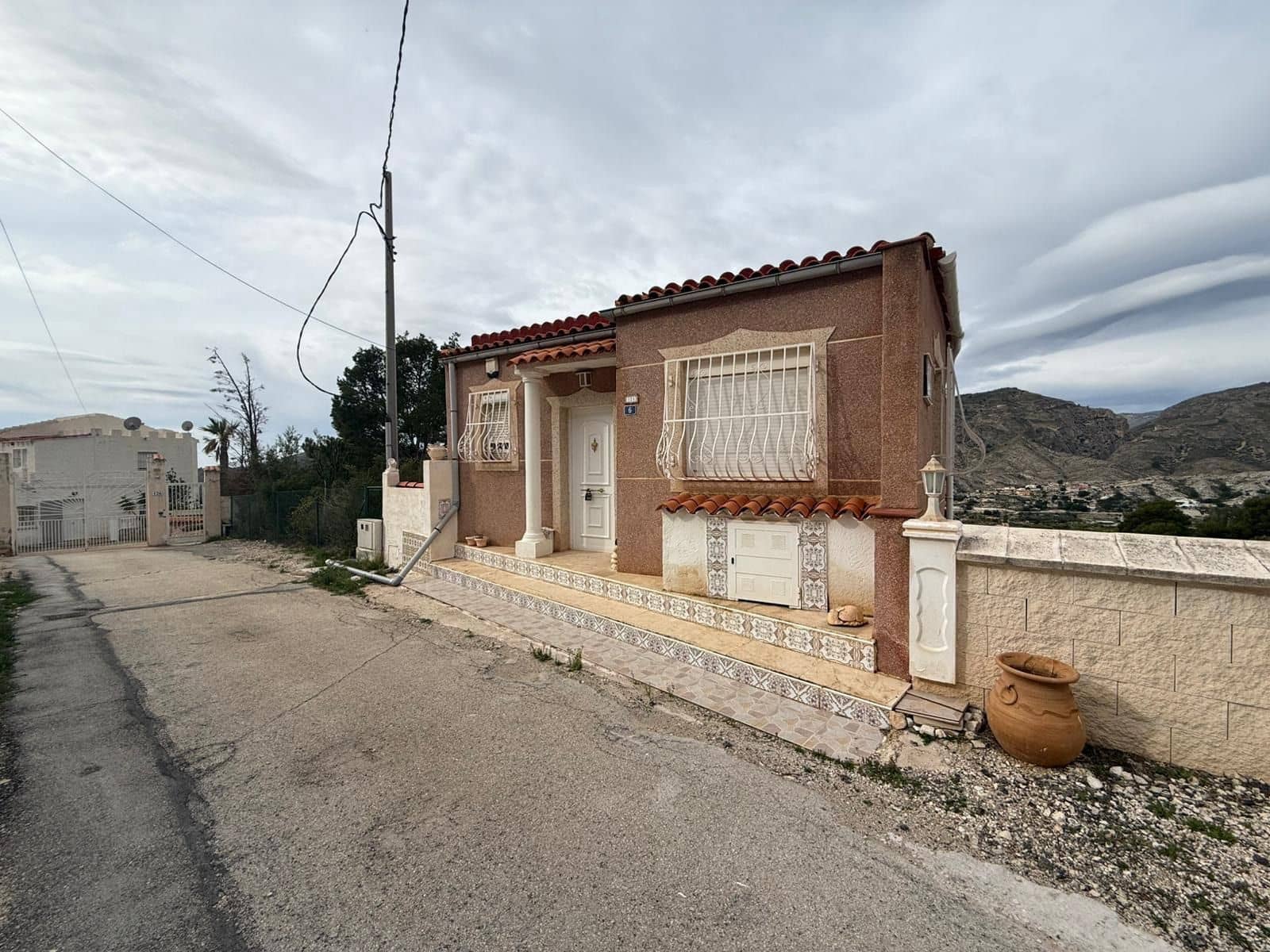 4 soveværelse Villa til salg i Orxeta med swimmingpool - € 299.000 (Ref: 9558459)