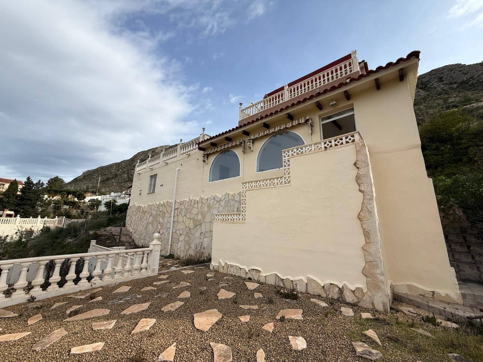 4 soveværelse Villa til salg i Orxeta med swimmingpool - € 299.000 (Ref: 9558459)