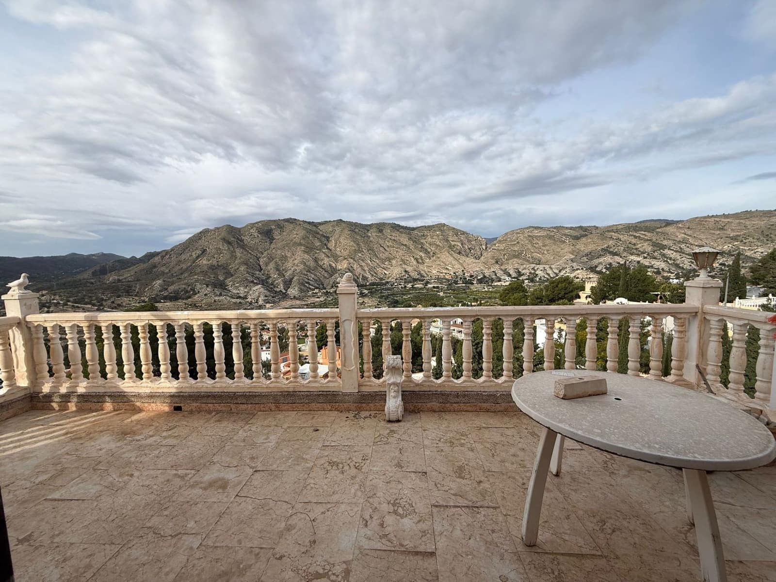 4 soveværelse Villa til salg i Orxeta med swimmingpool - € 299.000 (Ref: 9558459)