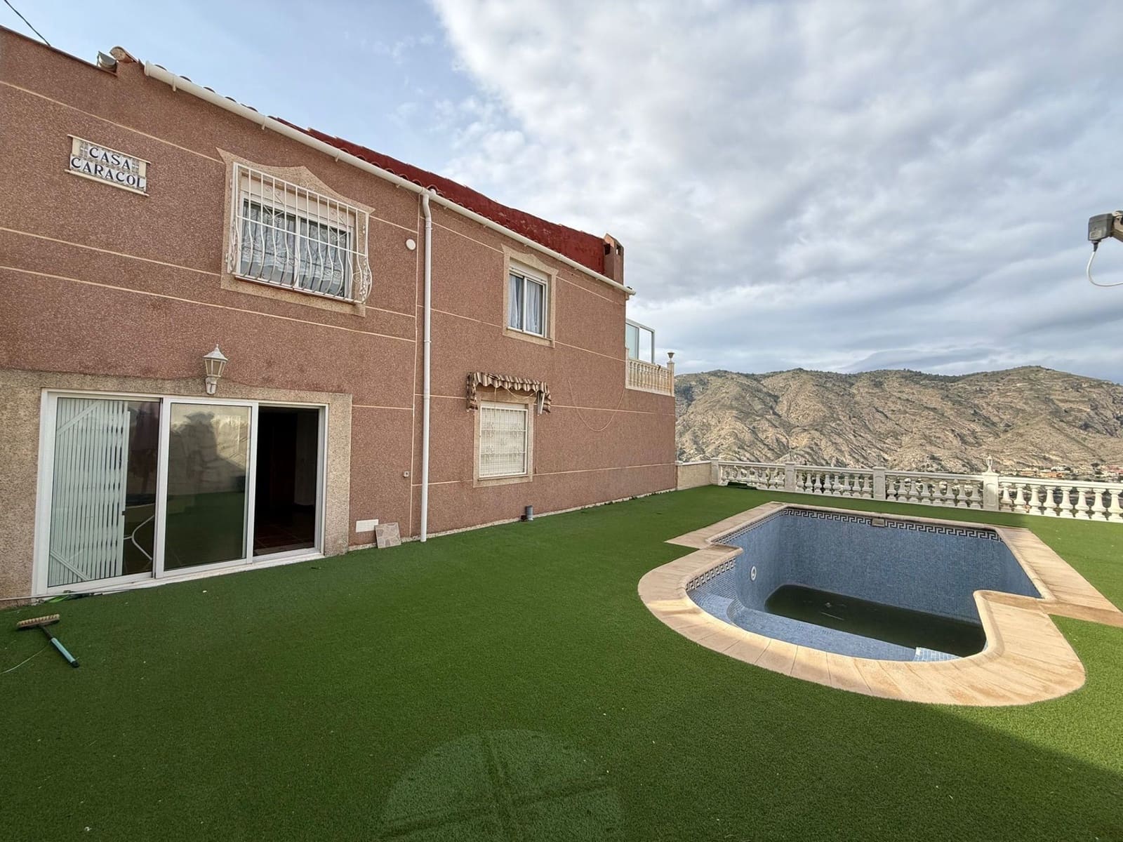 4 soveværelse Villa til salg i Orxeta med swimmingpool - € 299.000 (Ref: 9558459)