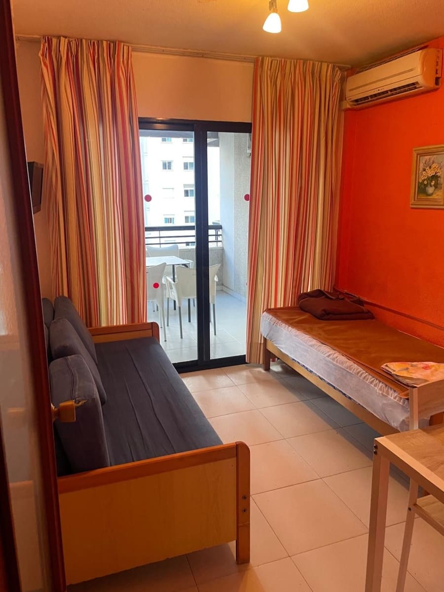 Apartamento de 1 habitación en Benidorm en alquiler con piscina garaje - 890 € (Ref: 9581587)