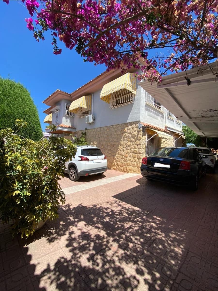 6 bedroom Villa for sale in La Nucia with pool garage - € 625,000 (Ref: 9610849)