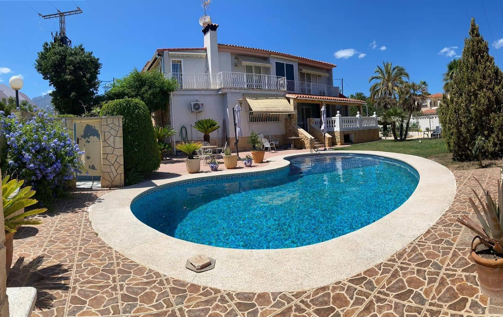 6 bedroom Villa for sale in La Nucia with pool garage - € 625,000 (Ref: 9610849)