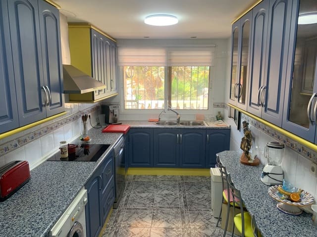 6 bedroom Villa for sale in La Nucia with pool garage - € 625,000 (Ref: 9610849)