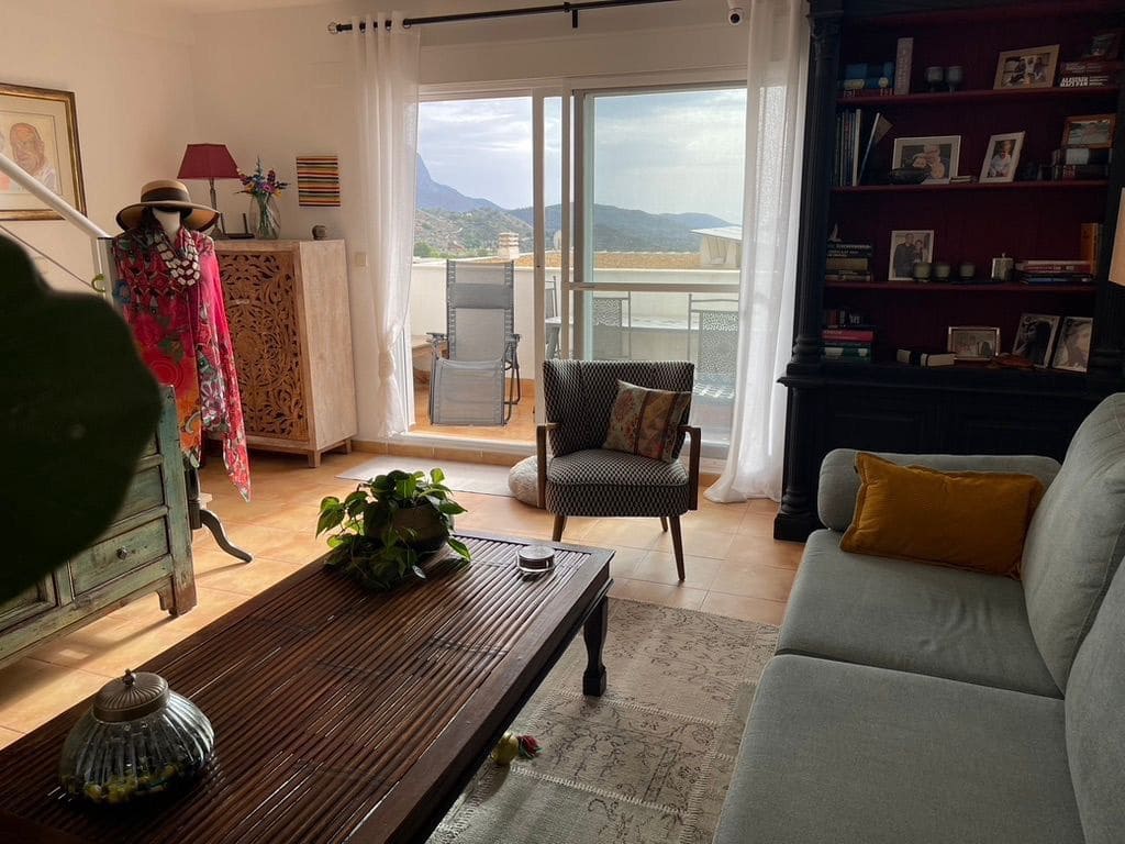 3 chambre Villa/Maison Semi-Mitoyenne à vendre à Relleu avec piscine garage - 232 000 € (Ref: 9663393)