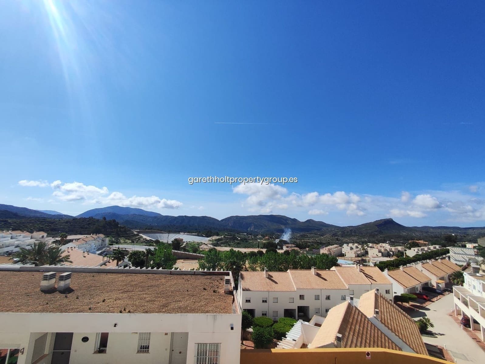 3 chambre Villa/Maison Semi-Mitoyenne à vendre à Relleu avec piscine garage - 232 000 € (Ref: 9663393)