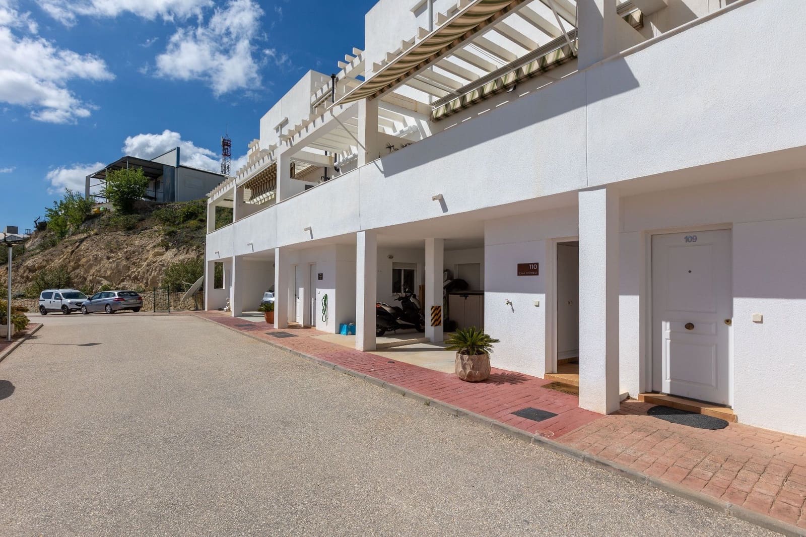 3 bedroom Semi-detached Villa for sale in Relleu with pool garage - € 232,000 (Ref: 9663393)