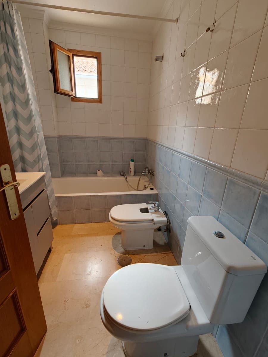 4 quarto Moradia Geminada para venda em La Nucia com garagem - 307 000 € (Ref: 9673841)