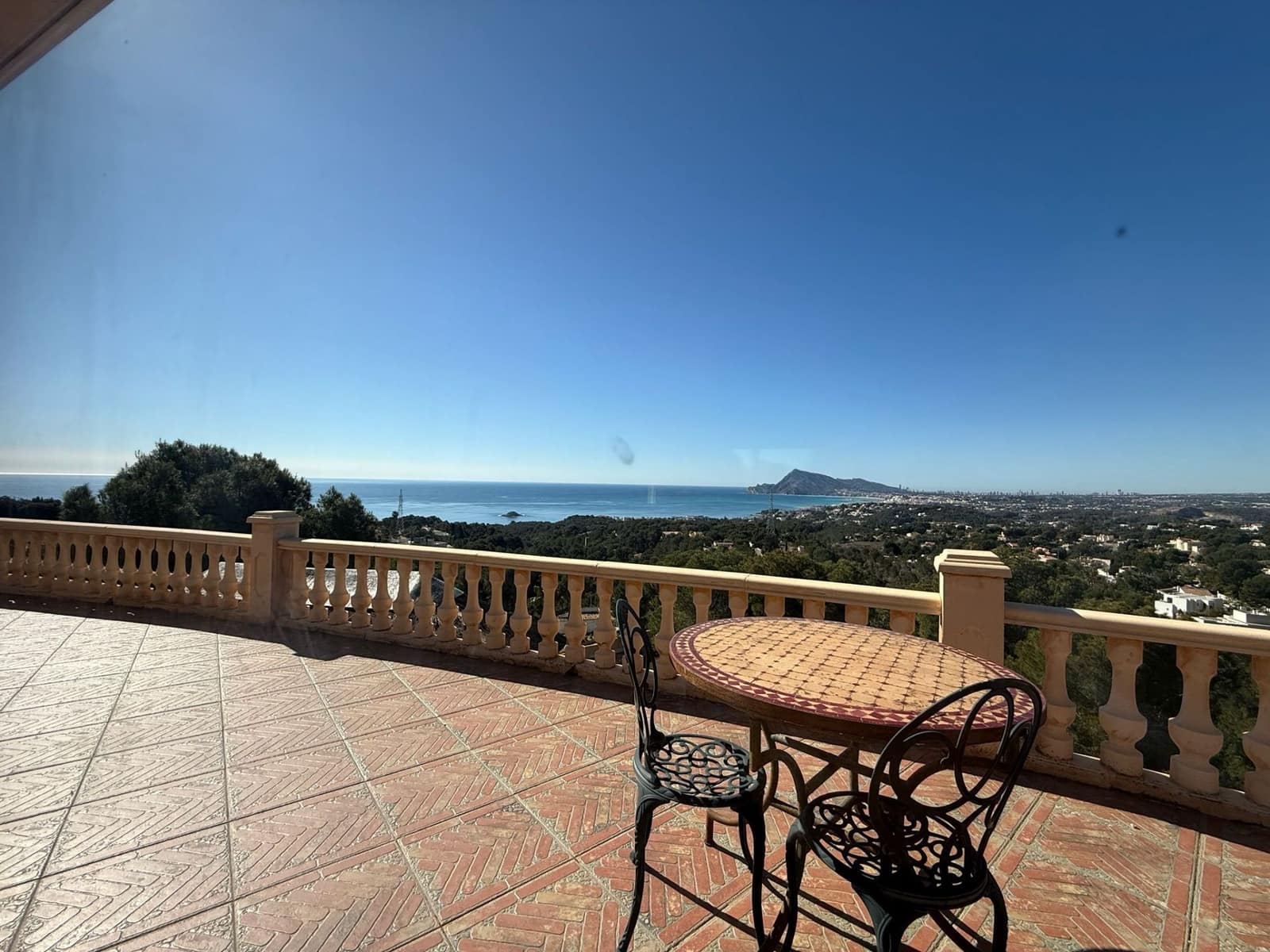 4 bedroom Villa for sale in Altea with pool garage - € 920,000 (Ref: 9686093)