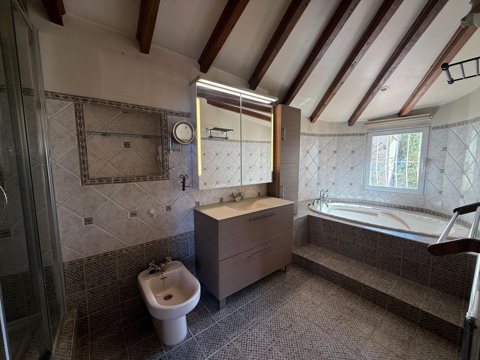 4 bedroom Villa for sale in Altea with pool garage - € 920,000 (Ref: 9686093)