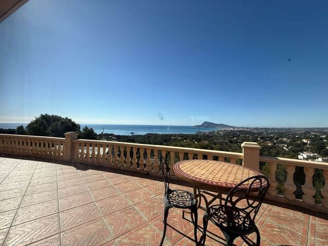 4 sypialnia Willa na sprzedaż w Altea z basenem garażem - 920 000 € (Ref: 9686093)