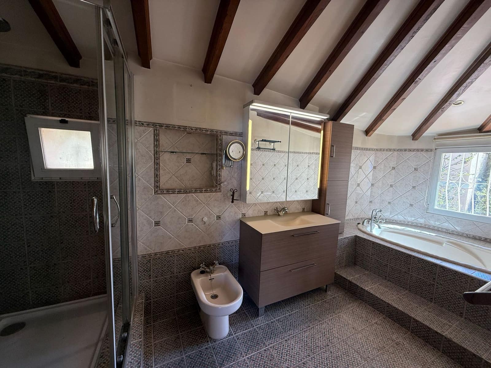 4 bedroom Villa for sale in Altea with pool garage - € 920,000 (Ref: 9686093)