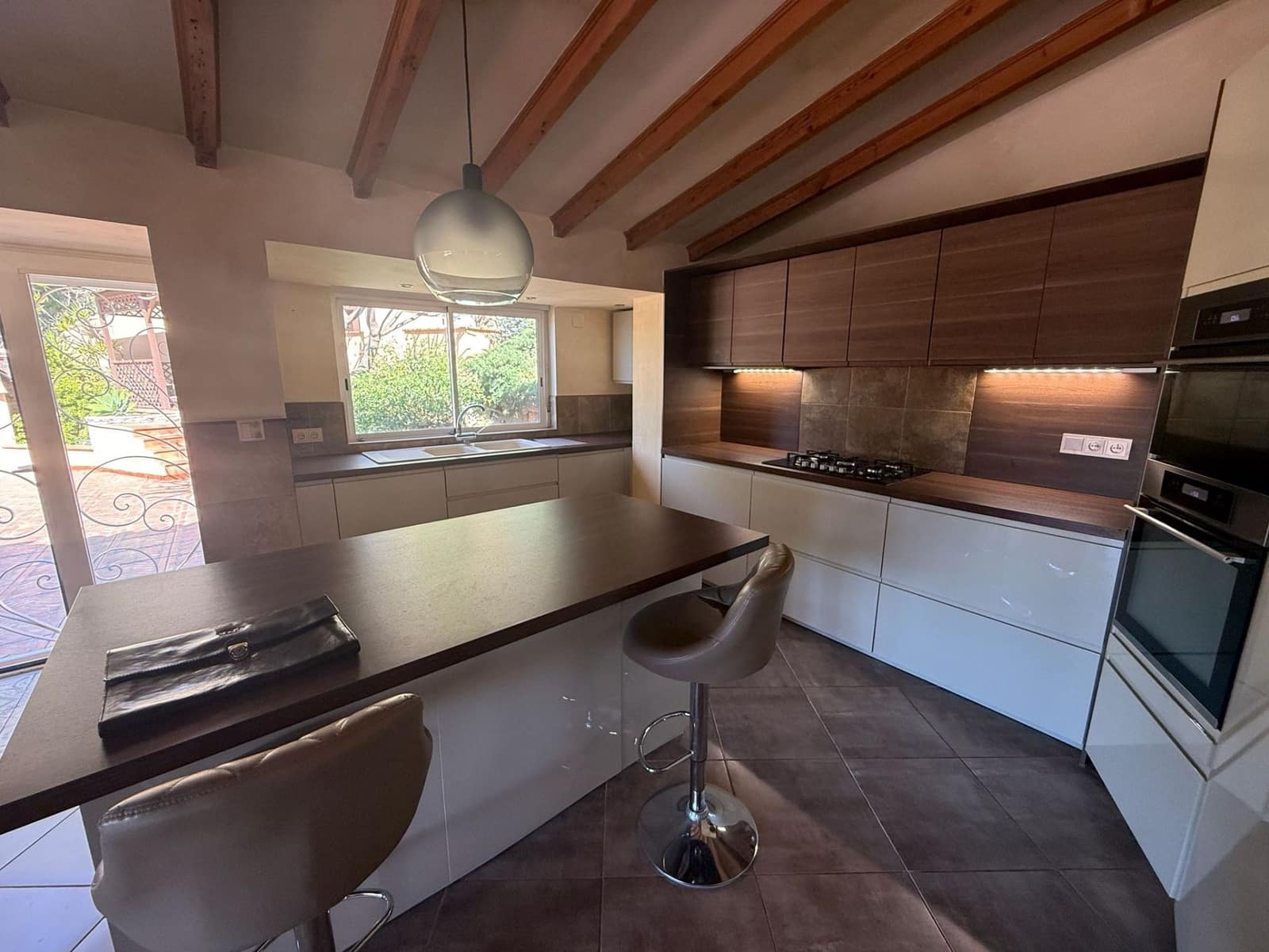 4 bedroom Villa for sale in Altea with pool garage - € 920,000 (Ref: 9686093)