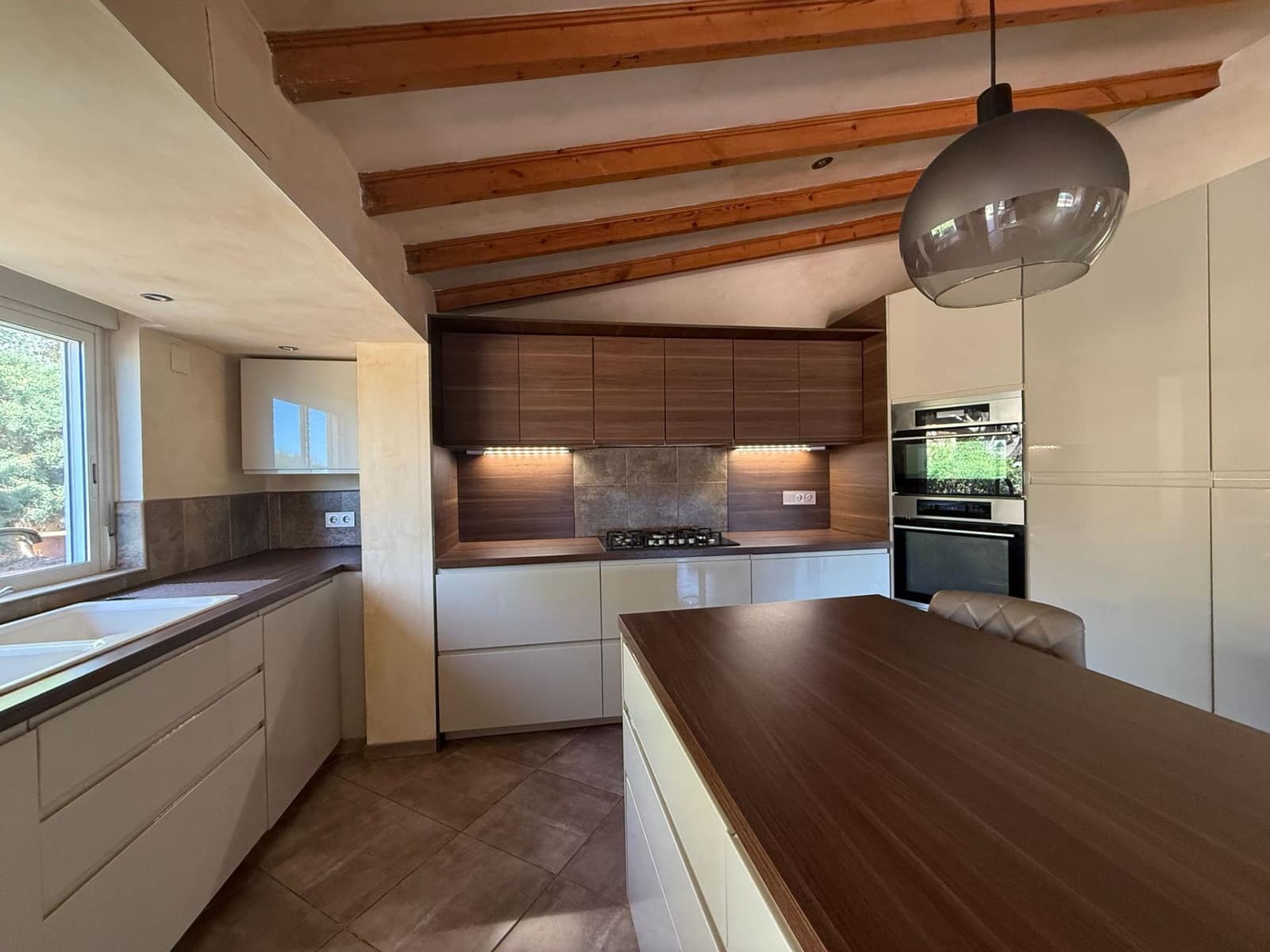 4 bedroom Villa for sale in Altea with pool garage - € 920,000 (Ref: 9686093)