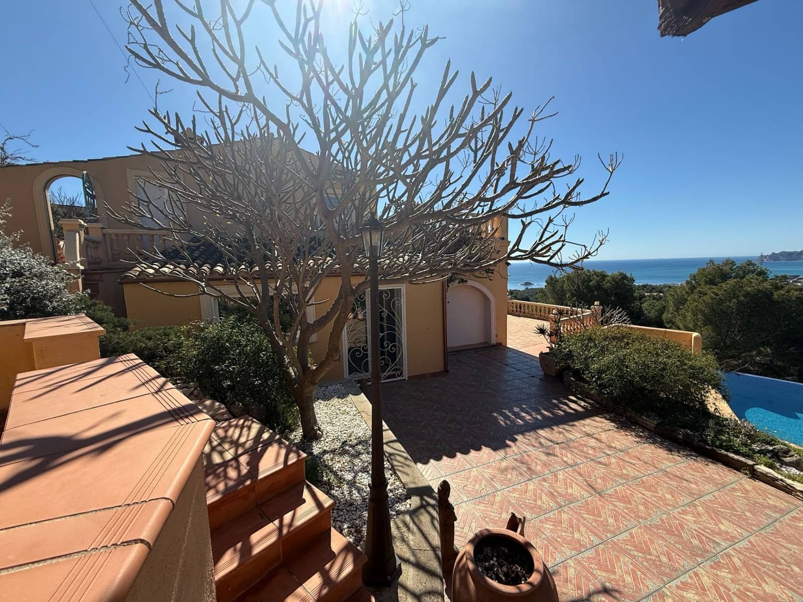 4 bedroom Villa for sale in Altea with pool garage - € 920,000 (Ref: 9686093)