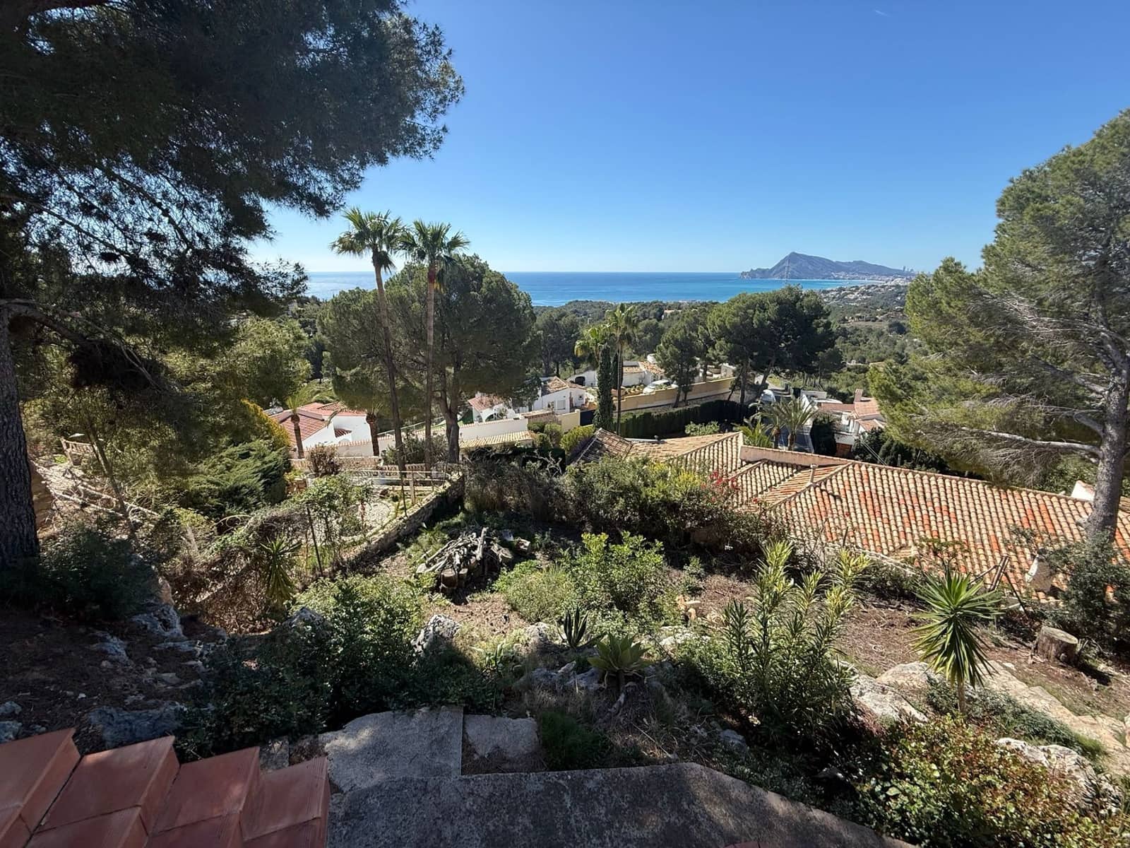 4 bedroom Villa for sale in Altea with pool garage - € 920,000 (Ref: 9686093)