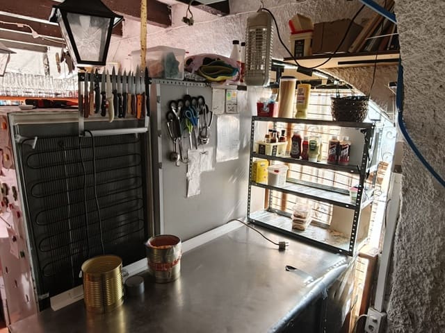 Commerciale da affittare in Benidorm - 850 € (Rif: 9731688)