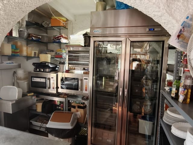 Commerciale da affittare in Benidorm - 850 € (Rif: 9731688)