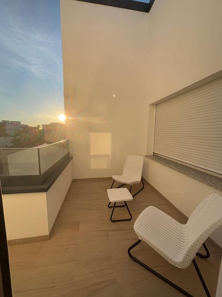 3 bedroom Apartment for rent in Alfaz del Pi / L'Alfas del Pi with pool garage - € 2,150 (Ref: 9741507)