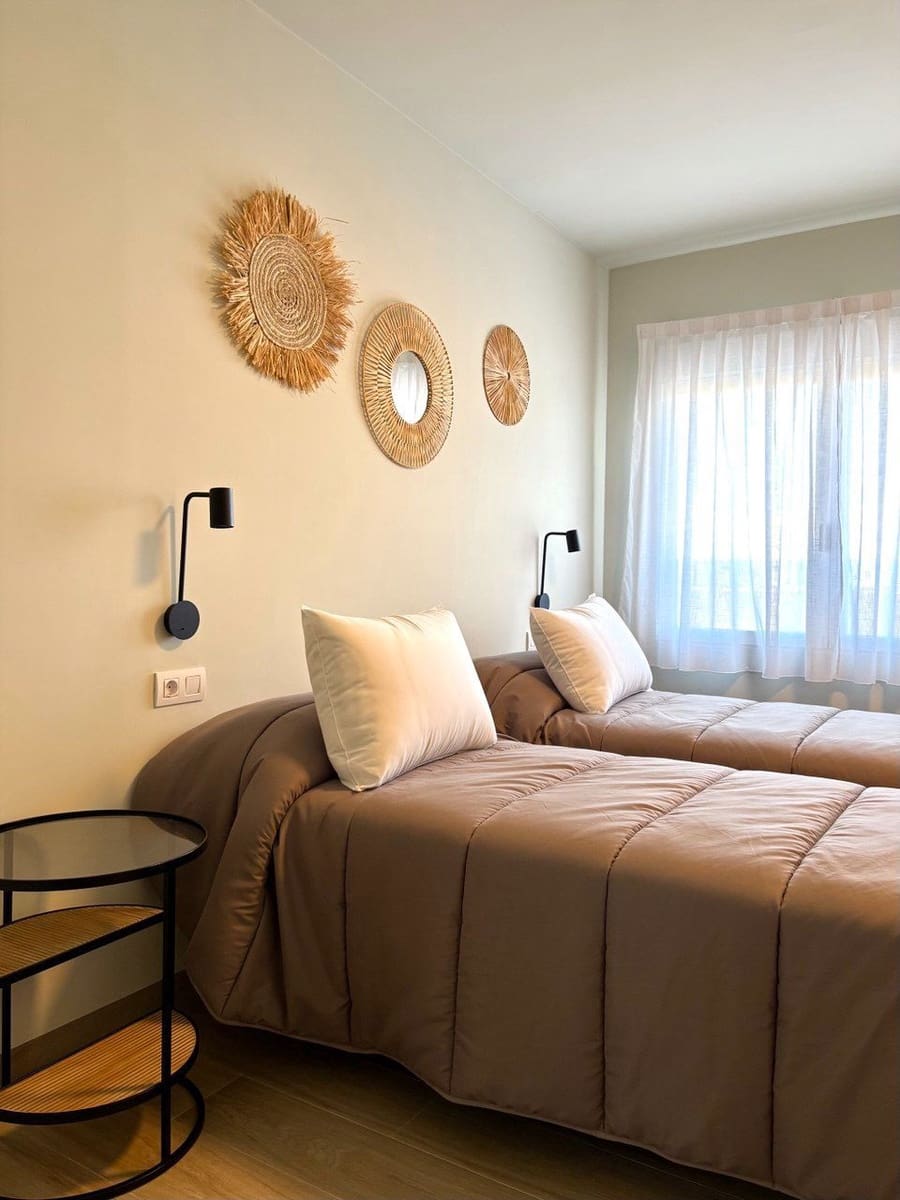 3 bedroom Apartment for rent in Alfaz del Pi / L'Alfas del Pi with pool garage - € 2,150 (Ref: 9741507)