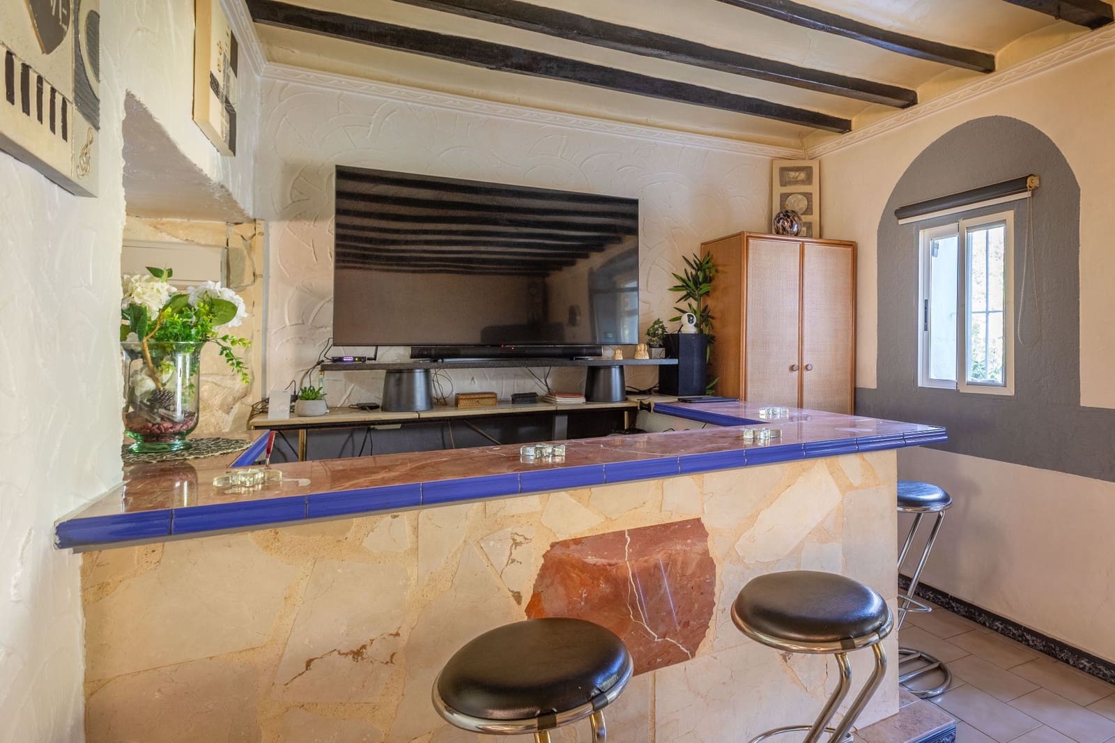 3 bedroom Finca/Country House for sale in Guadalest with garage - € 300,000 (Ref: 9744047)