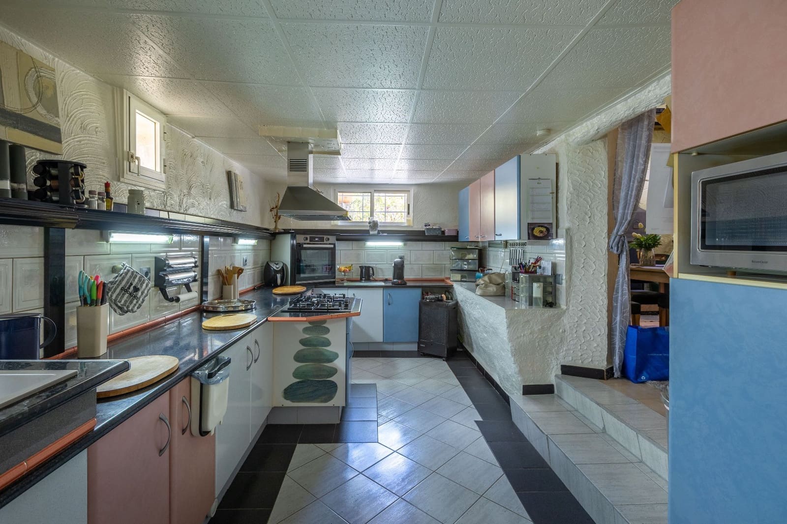 3 bedroom Finca/Country House for sale in Guadalest with garage - € 300,000 (Ref: 9744047)