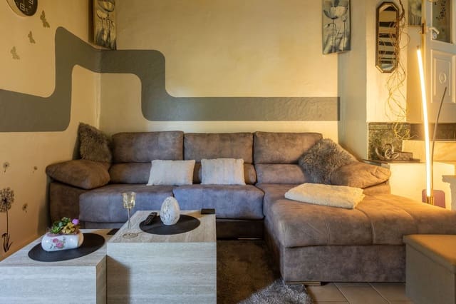 3 bedroom Finca/Country House for sale in Guadalest with garage - € 300,000 (Ref: 9744047)