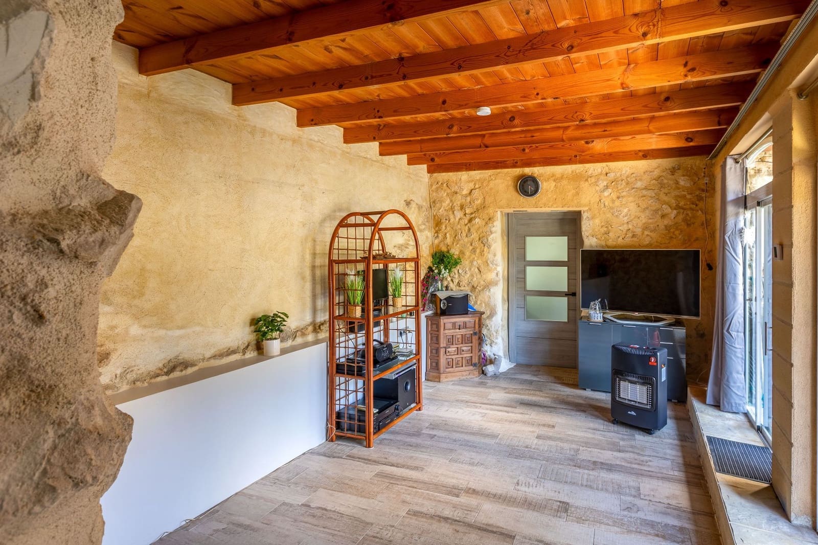 3 bedroom Finca/Country House for sale in Guadalest with garage - € 300,000 (Ref: 9744047)